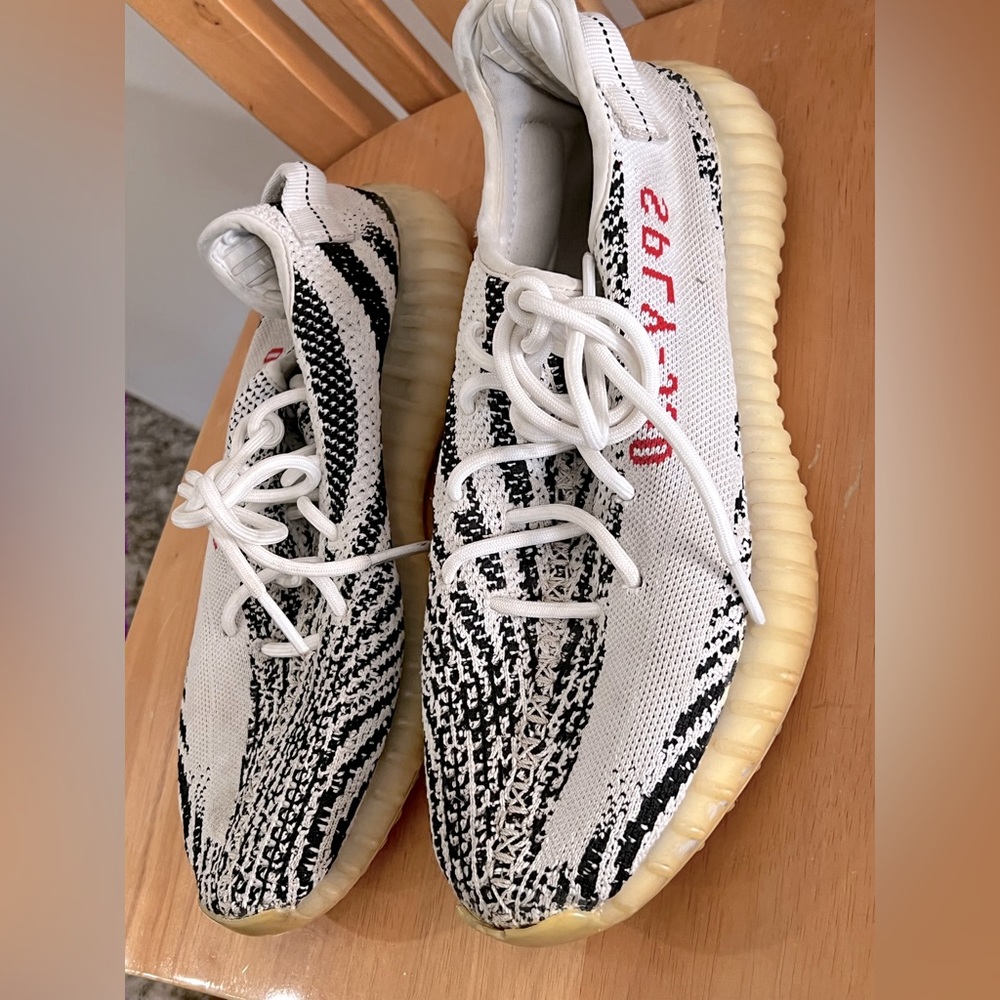 Yeezy boost 350 v2 zebra